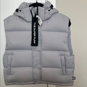 Aritzia Super Puff Jacket in Light Gray